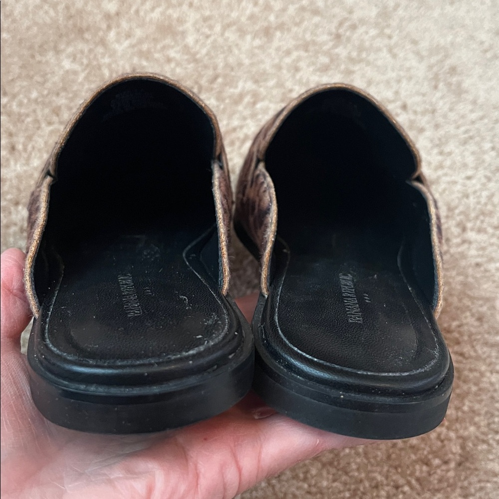 NWT Banana Republic Leopard Mules - Picture 5 of 9